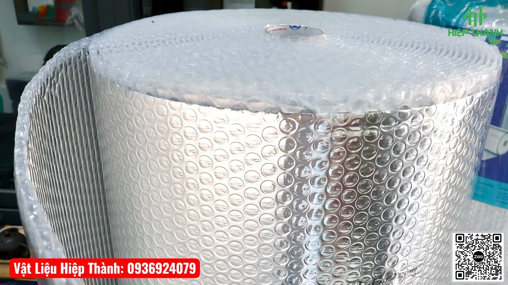 Hình ảnh thực tế cuộn 8A2 cách nhiệt 2 màng nhôm nguyên chất dày 8mm, mẫu mới nhất 2026 chính hãng Cát Tường. Mua ngay ưu đãi 5%