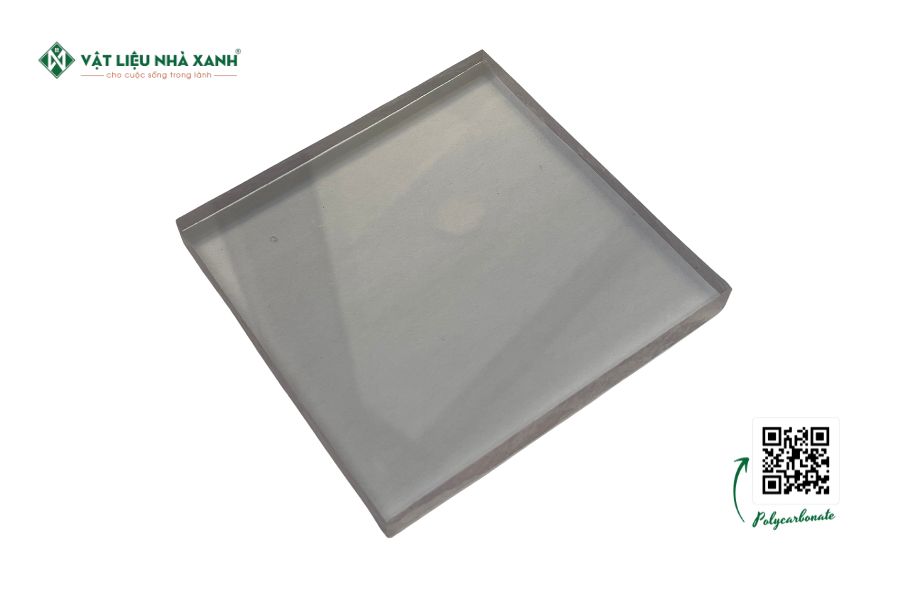 Tấm Polycarbonate đặc ruột Malaysia màu trắng trong