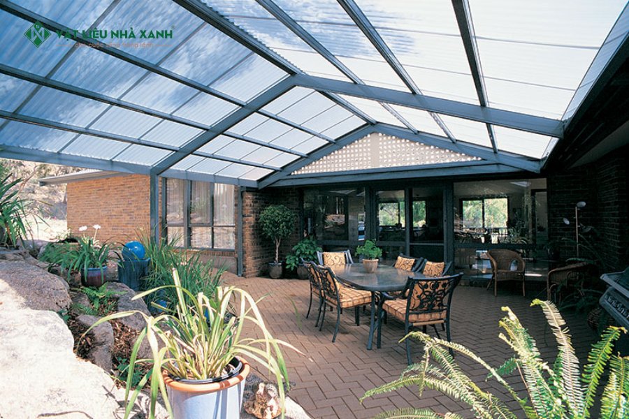 Hình ảnh mẫu thi công tấm polycarbonate rỗng ruột