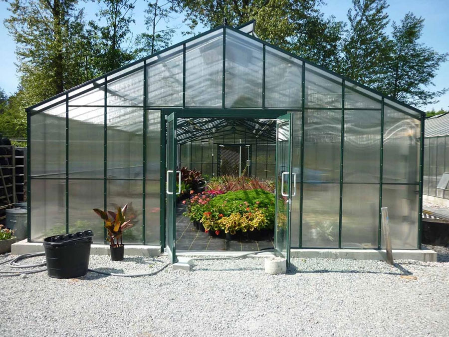 Lợp tấm polycarbonat cho nhà kính trồng rau