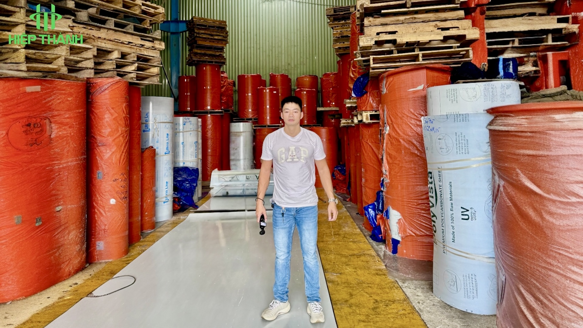 Tấm Poly Đặc Dày 10mm Có Bị Đục Không?